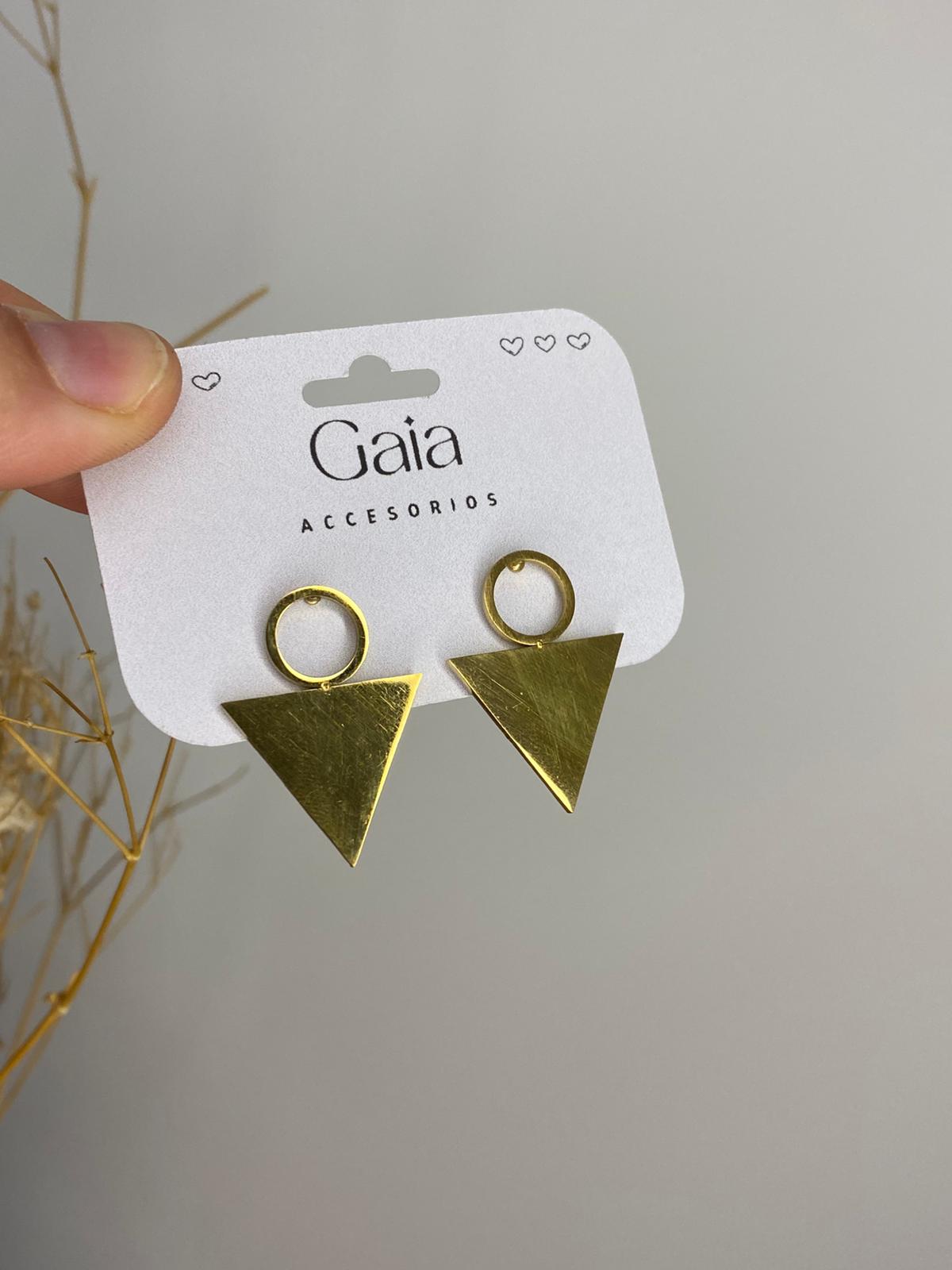 Aros triangular dorado