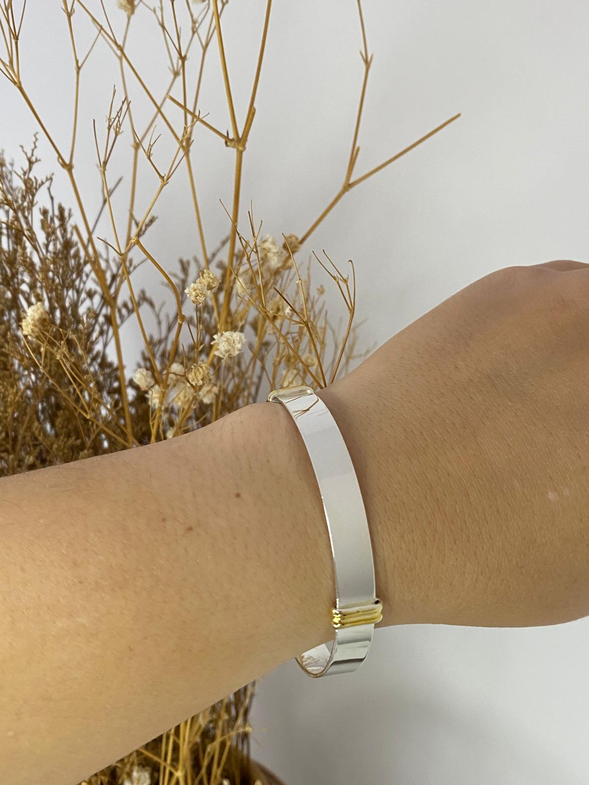 Eclava con detalles en dorado